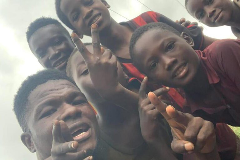 Engaging young people to mitigate group violence and drugs involvement.
